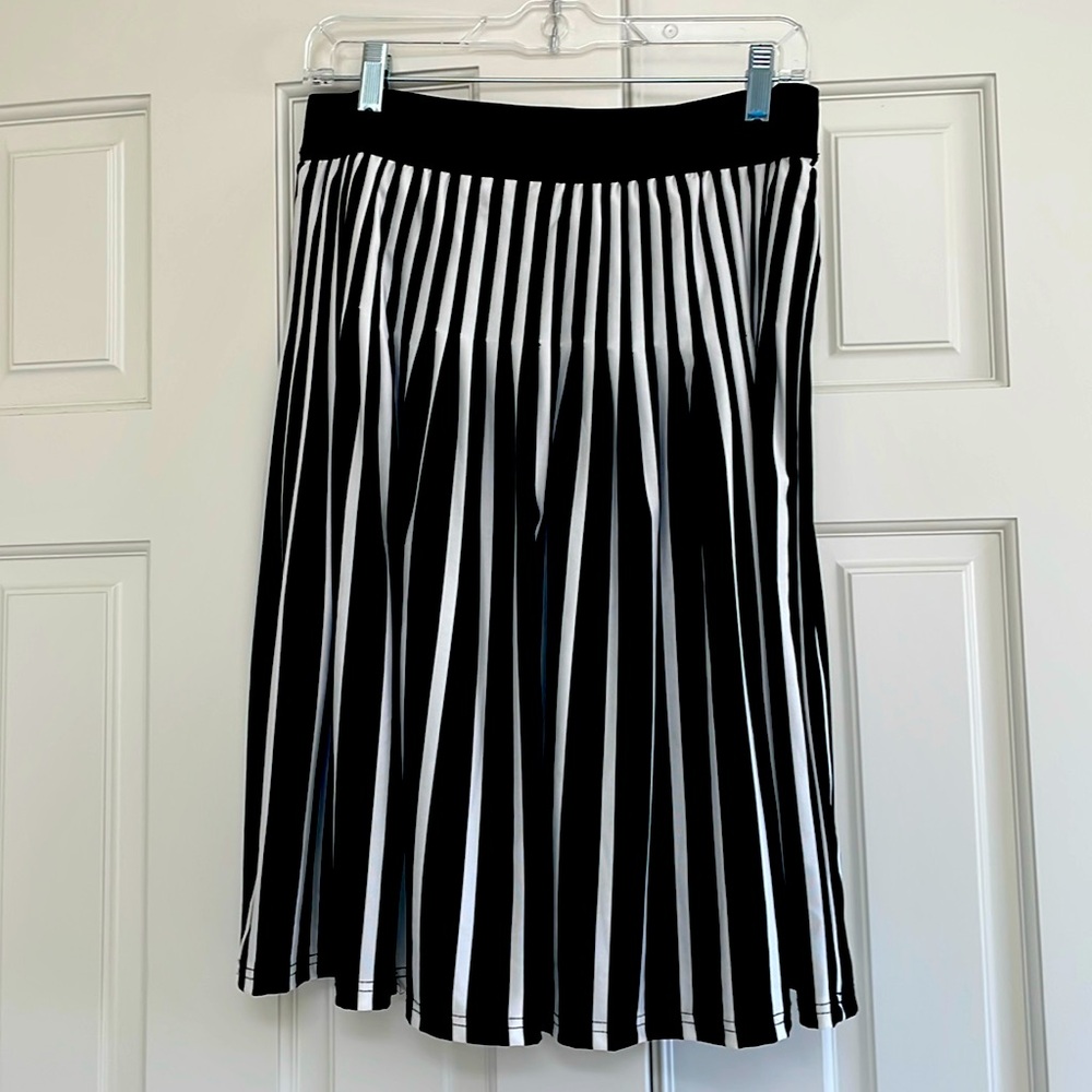 RYU Large black & white pleated skirt